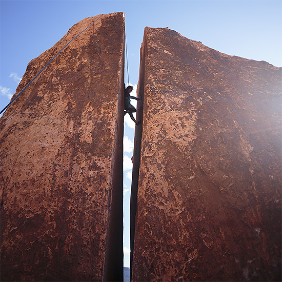 climbing in red rock by Miami photographer Tom Clark